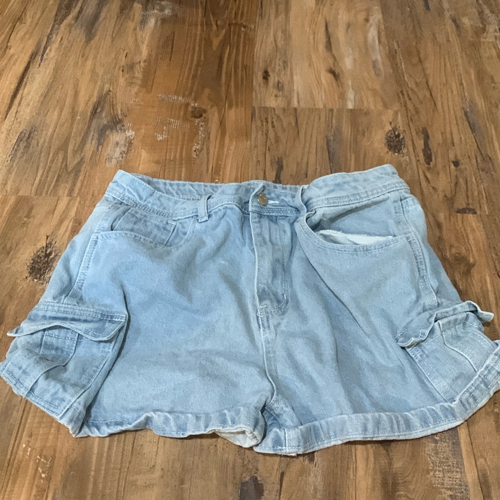 SHEIN light wash cargo Jean shorts women’s size 12